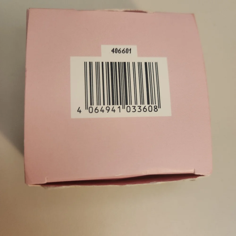 Kylie Cosmetics translucent setting powder